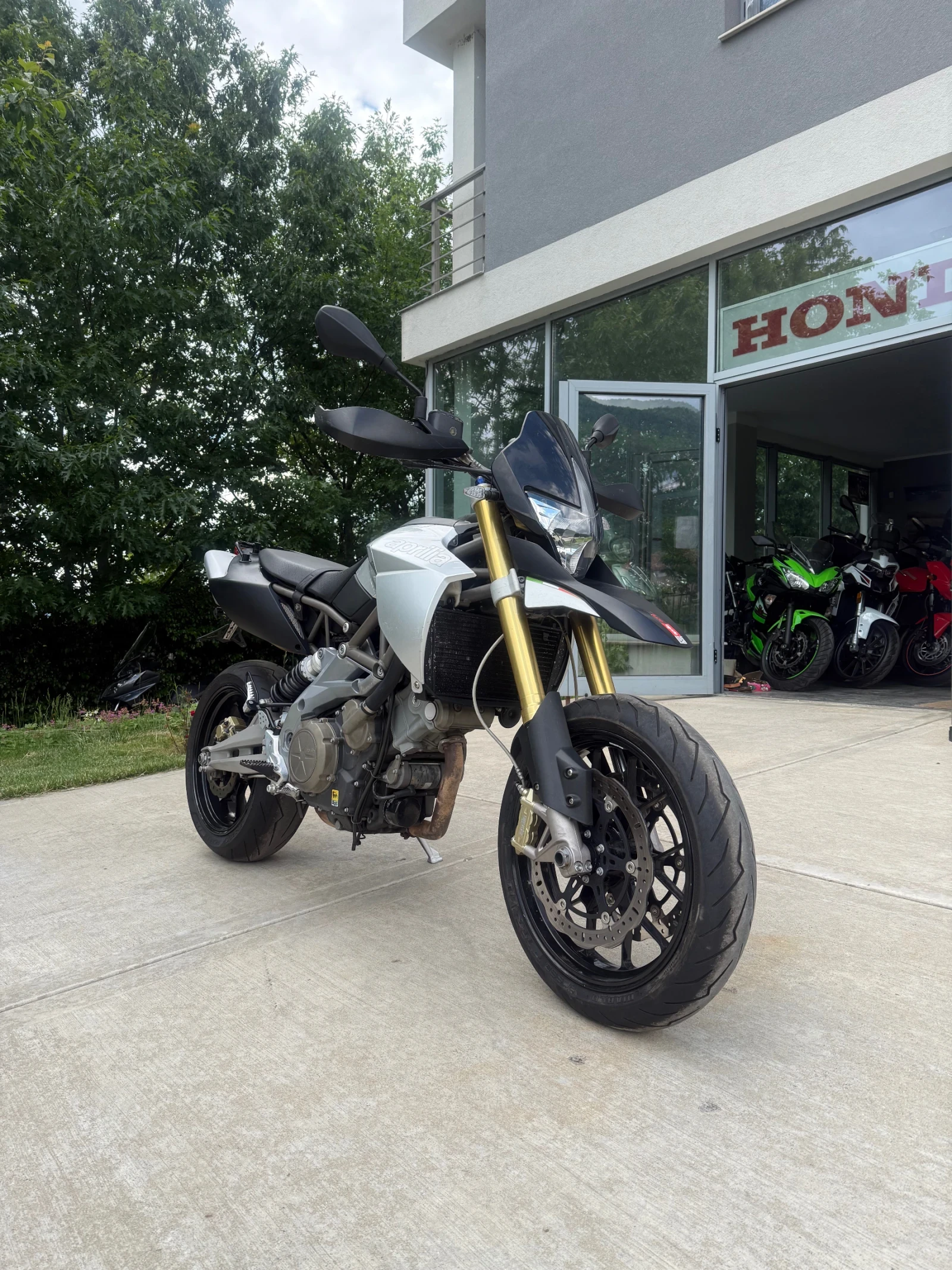 Aprilia Dorsoduro 750 - изображение 2