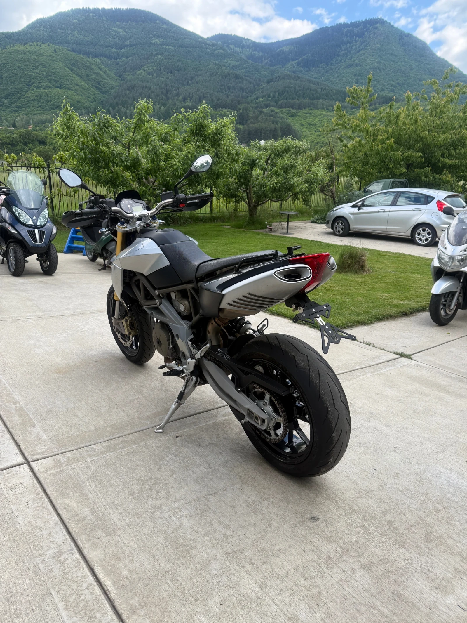 Aprilia Dorsoduro 750 - изображение 6