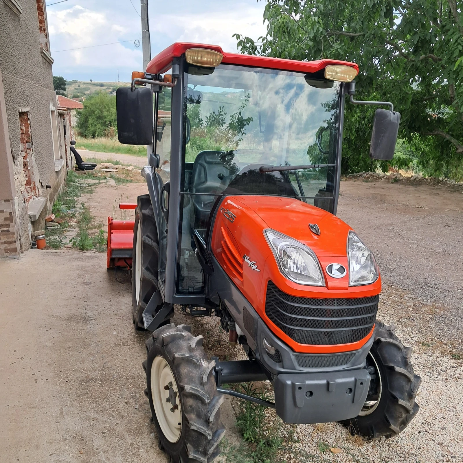 Трактор Kubota KT255 c фреза 