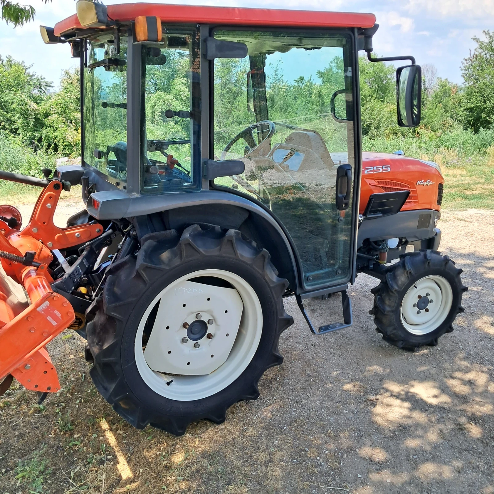 Трактор Kubota KT255 c фреза , снимка 3 - Селскостопанска техника - 55509392