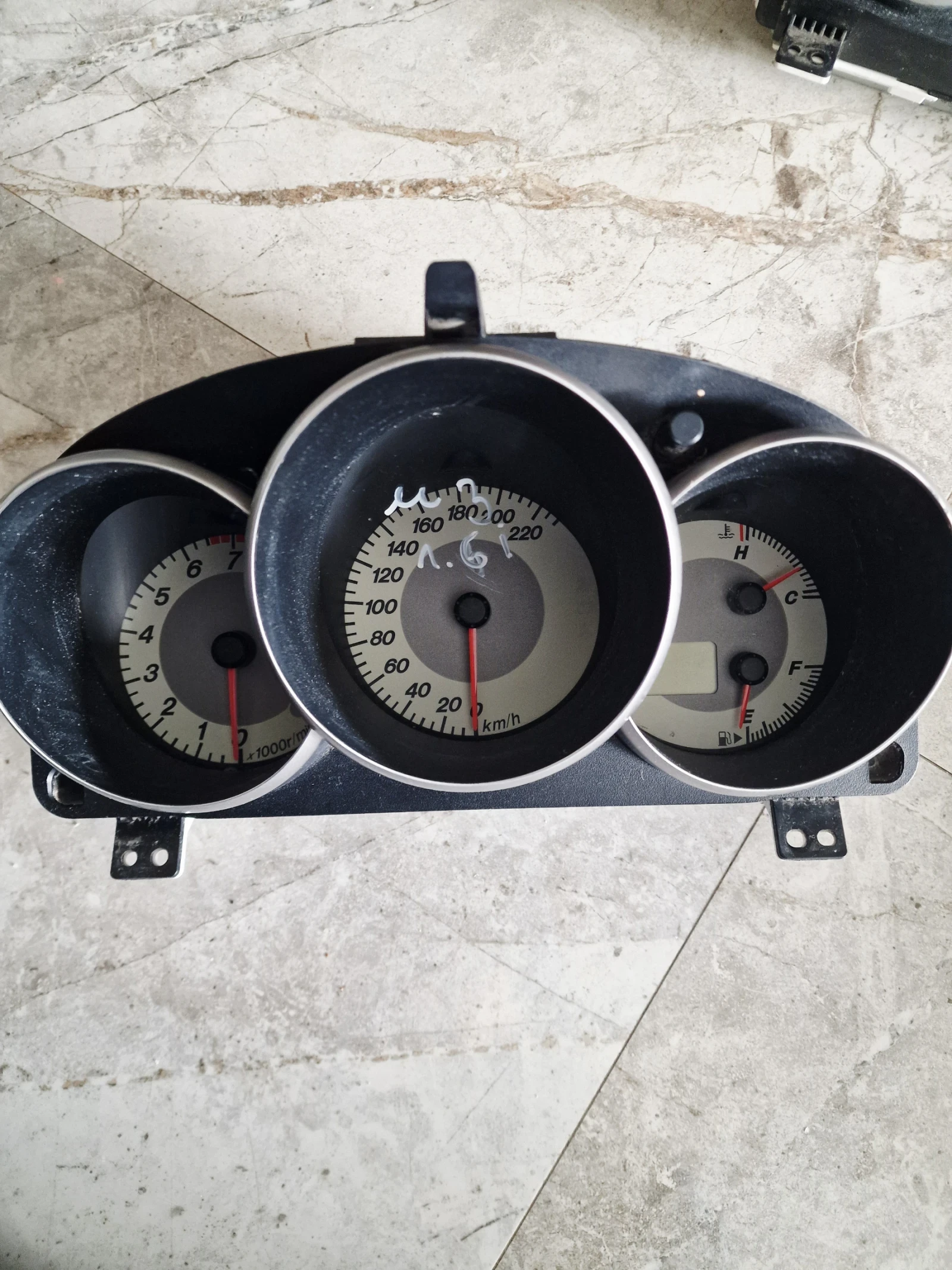 43BR5SA километраж за MAZDA 3 1.6i