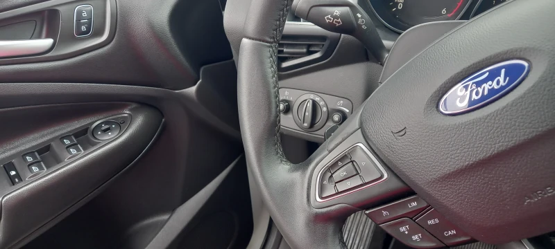 Ford Kuga TITANIUM ИЗКЛЮЧИТЕЛНА СЕРВИ КНИЖК УНИКТ ОБСЛУЖ ЛЕД, снимка 15 - Автомобили и джипове - 17274949