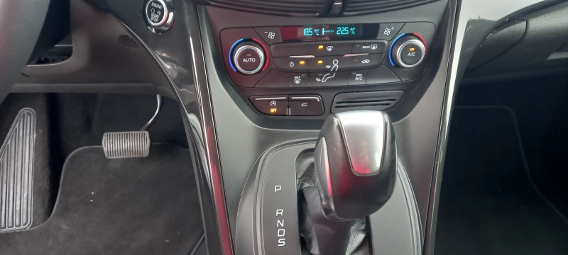 Ford Kuga TITANIUM ИЗКЛЮЧИТЕЛНА СЕРВИ КНИЖК УНИКТ ОБСЛУЖ ЛЕД, снимка 12 - Автомобили и джипове - 17274949