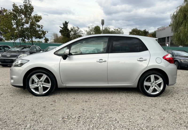 Toyota Auris 1.8i ТОП СЪСТОЯНИЕ !!!, снимка 2 - Автомобили и джипове - 47362246