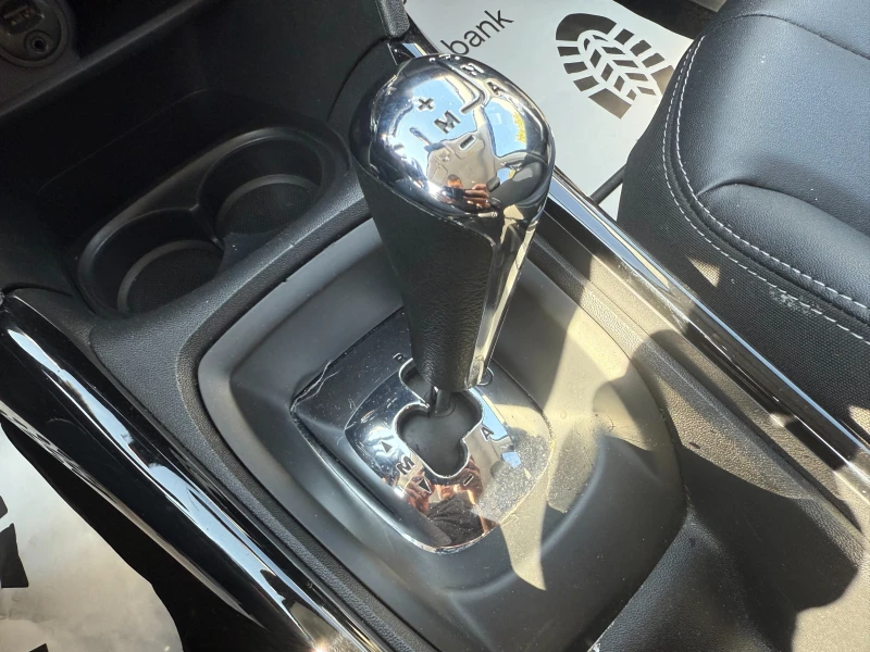 Peugeot 2008 1.6d 99 к.с., снимка 12 - Автомобили и джипове - 49345940