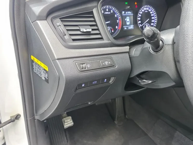 Hyundai Sonata New Rise 2.0 Style, снимка 14 - Автомобили и джипове - 53367058