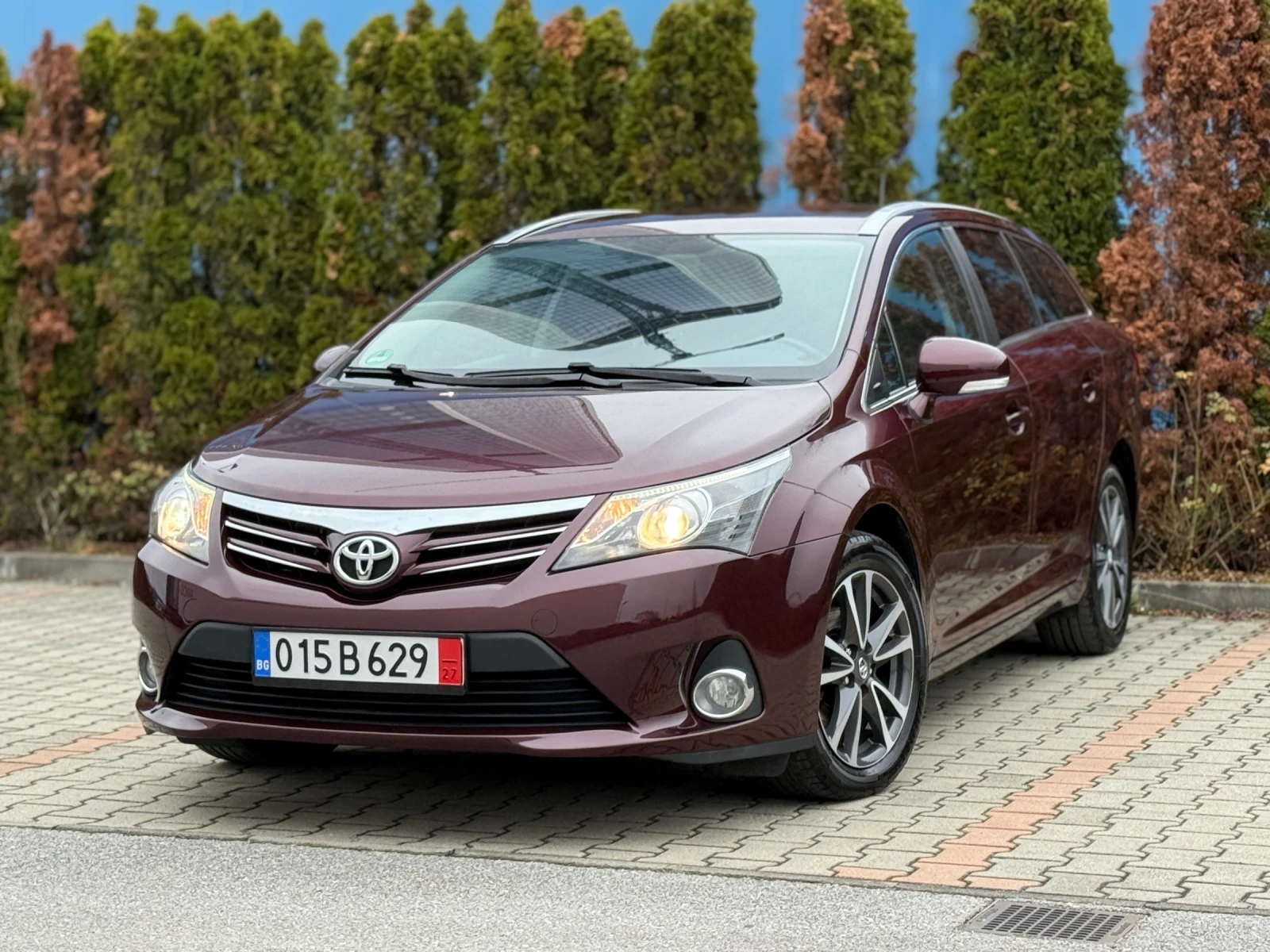 Toyota Avensis 1.8i-147КС ФЕЙСЛИФТ / НАВИГАЦИЯ / КАМЕРА / БОРДО , снимка 1