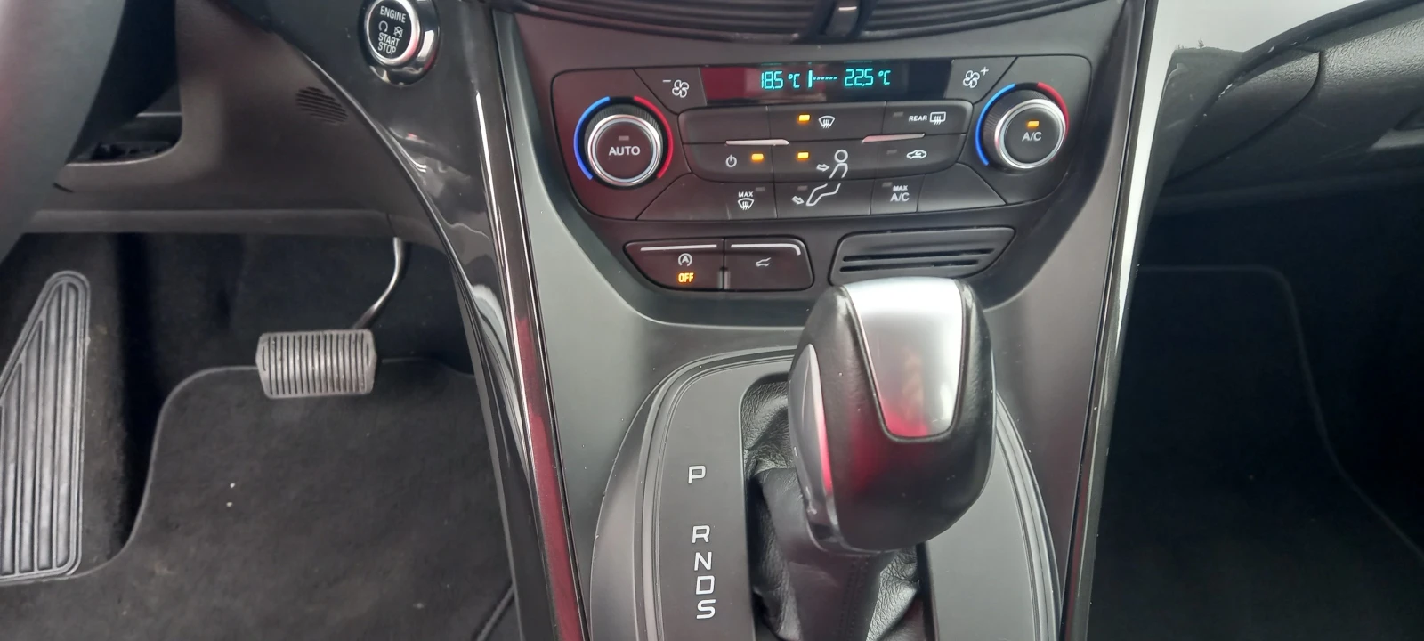 Ford Kuga TITANIUM ИЗКЛЮЧИТЕЛНА СЕРВИ КНИЖК УНИКТ ОБСЛУЖ ЛЕД, снимка 12 - Автомобили и джипове - 17274949