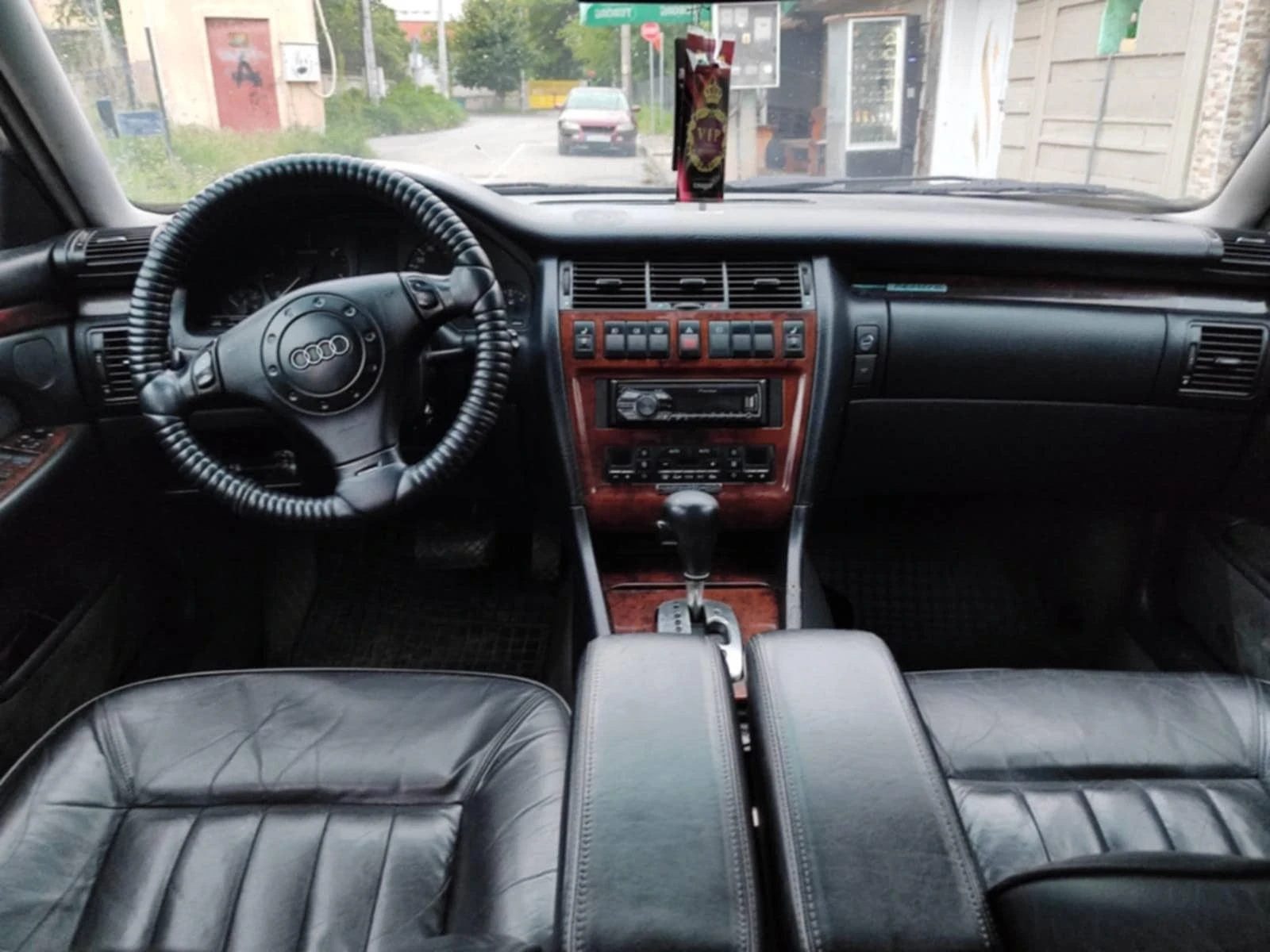 Audi A8 2.5 TDI Quattro - изображение 4