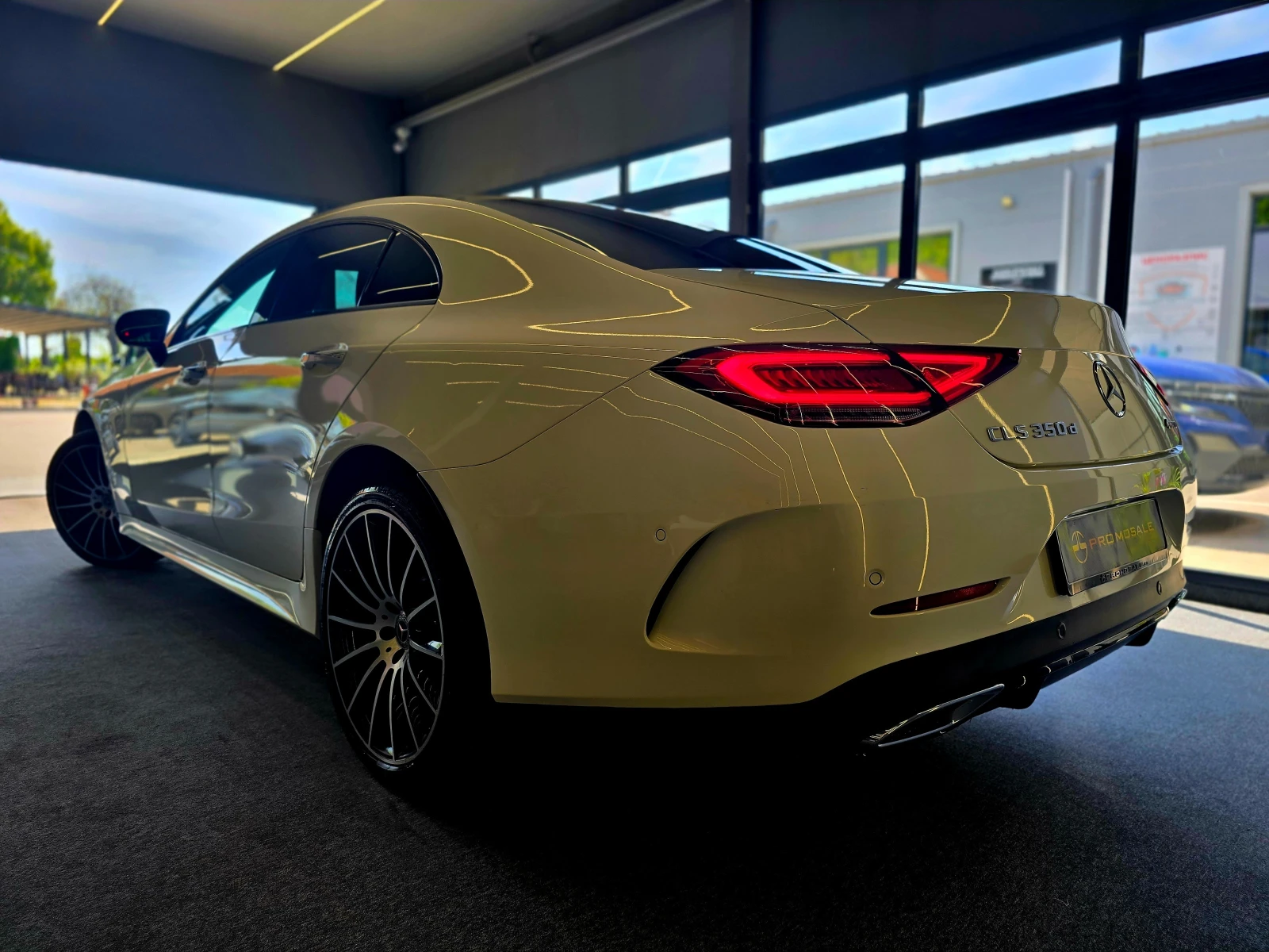 Mercedes-Benz CLS 350 d 4MATIC* AMG* AIR BODY* Burmester* Лизинг - изображение 6