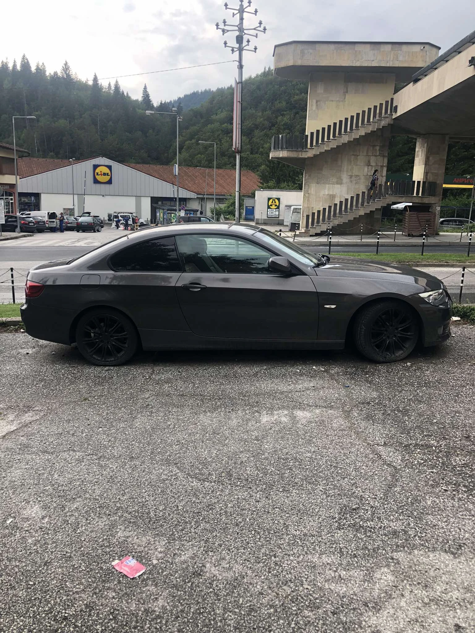 BMW 320 320d - изображение 2