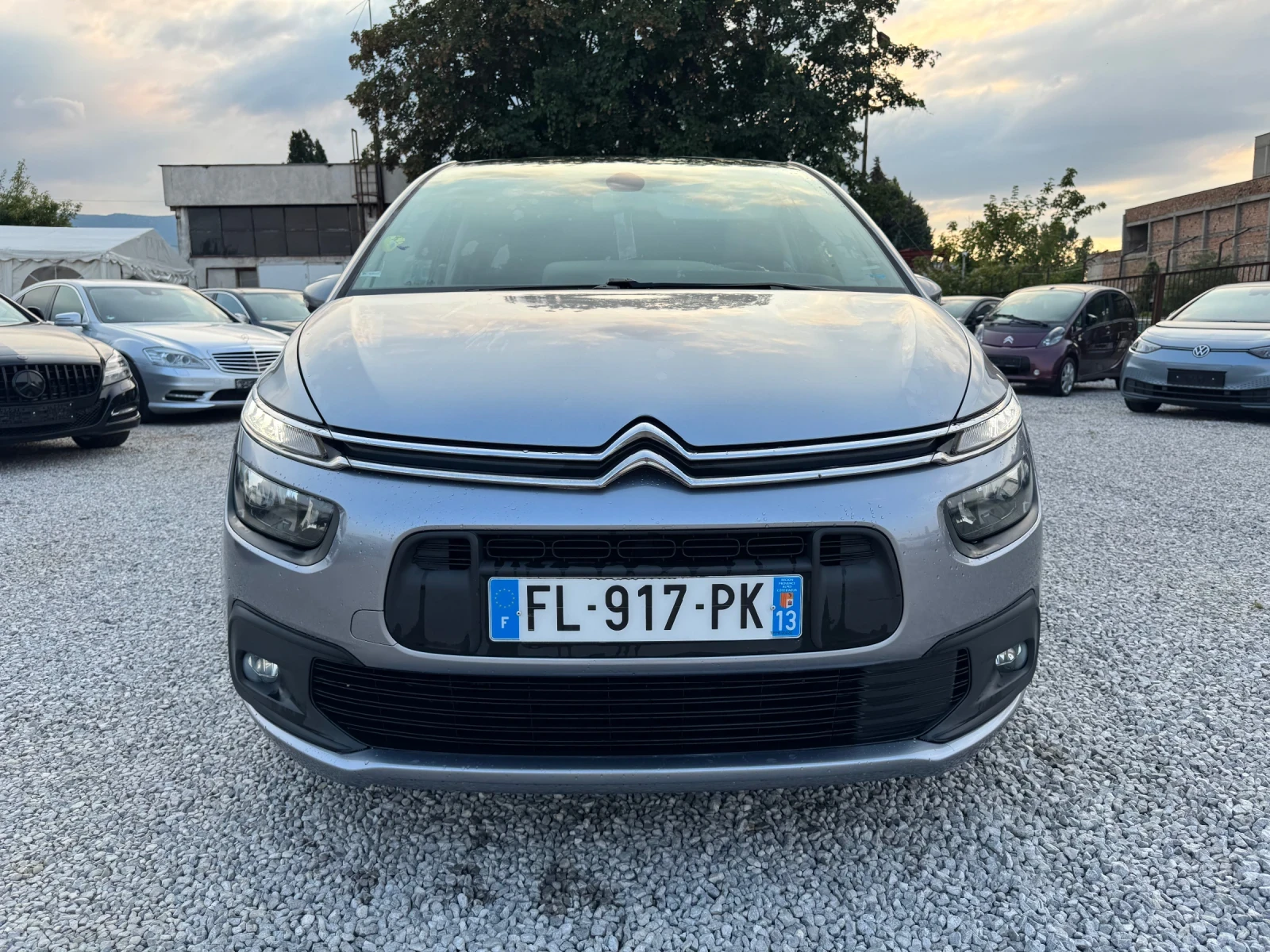 Citroen Grand C4 Picasso 1.5 BlueHDI-130ps / АВТОМАТИК 8-ск / ПЕРФЕКТЕН - изображение 2