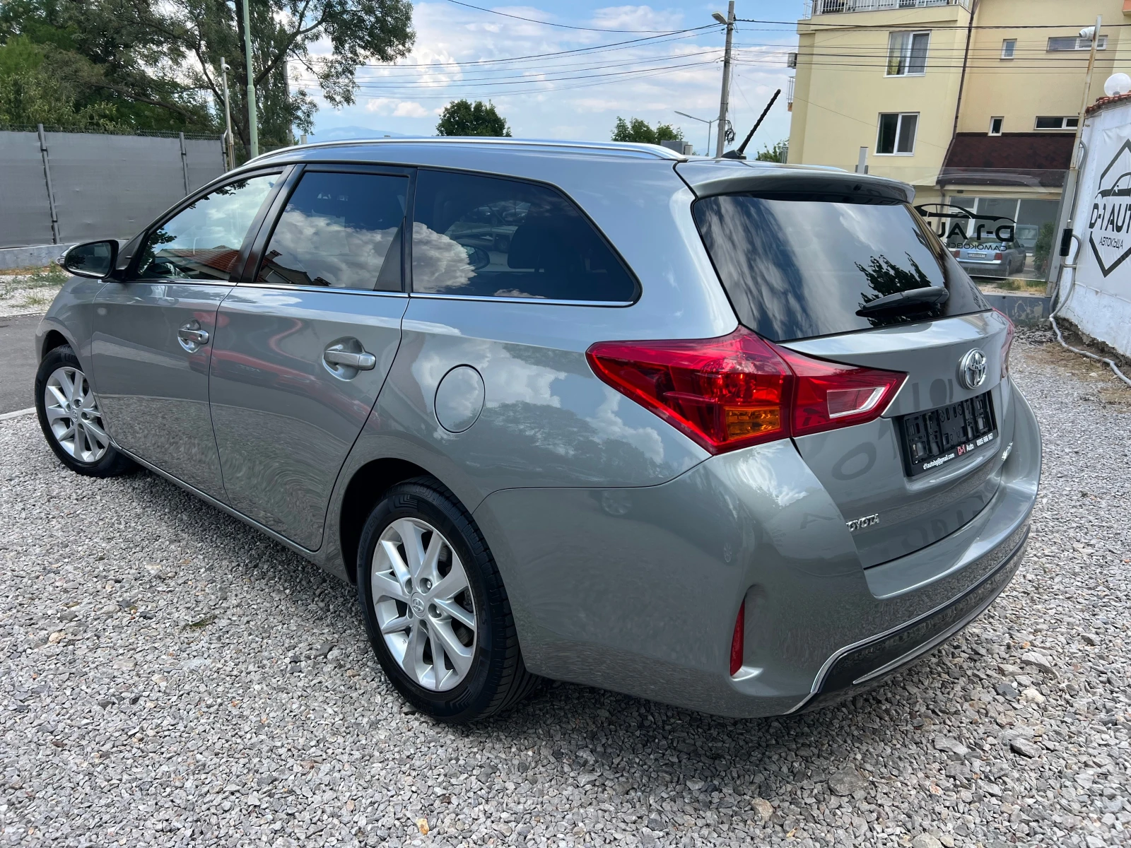 Toyota Auris 1.6-FULL - изображение 6