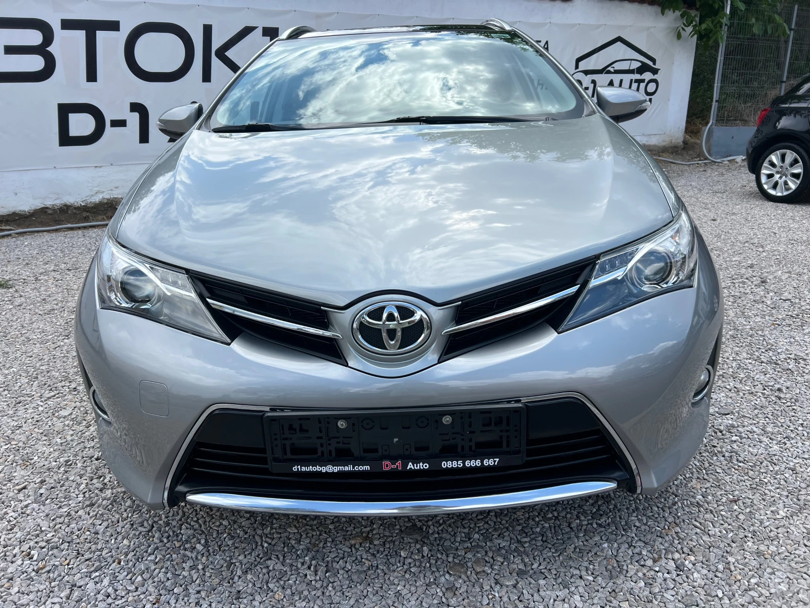 Toyota Auris 1.6-FULL - изображение 2