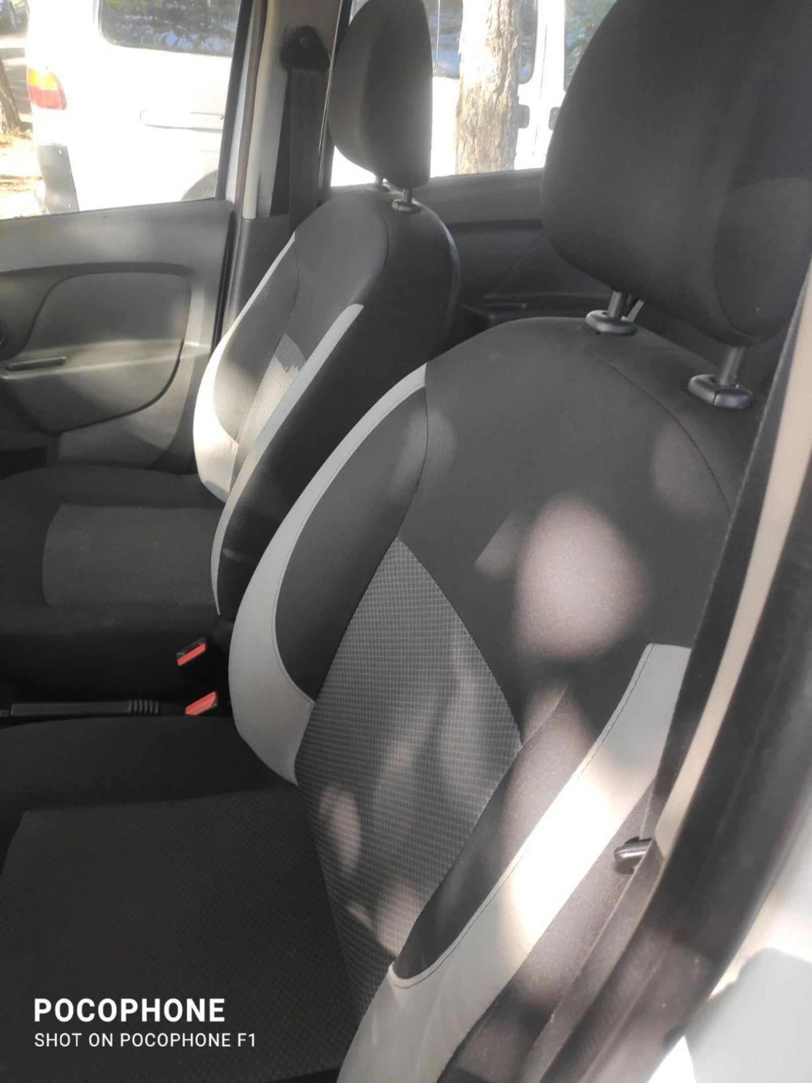 Dacia Sandero  - изображение 8