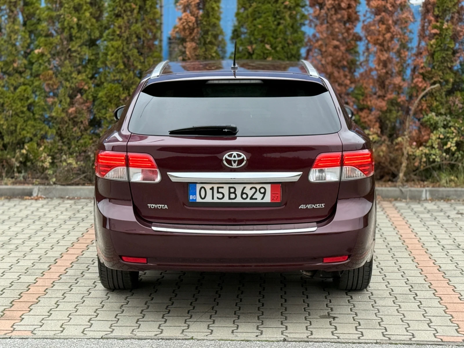 Toyota Avensis 1.8i-147КС ФЕЙСЛИФТ / НАВИГАЦИЯ / КАМЕРА / БОРДО  - изображение 4