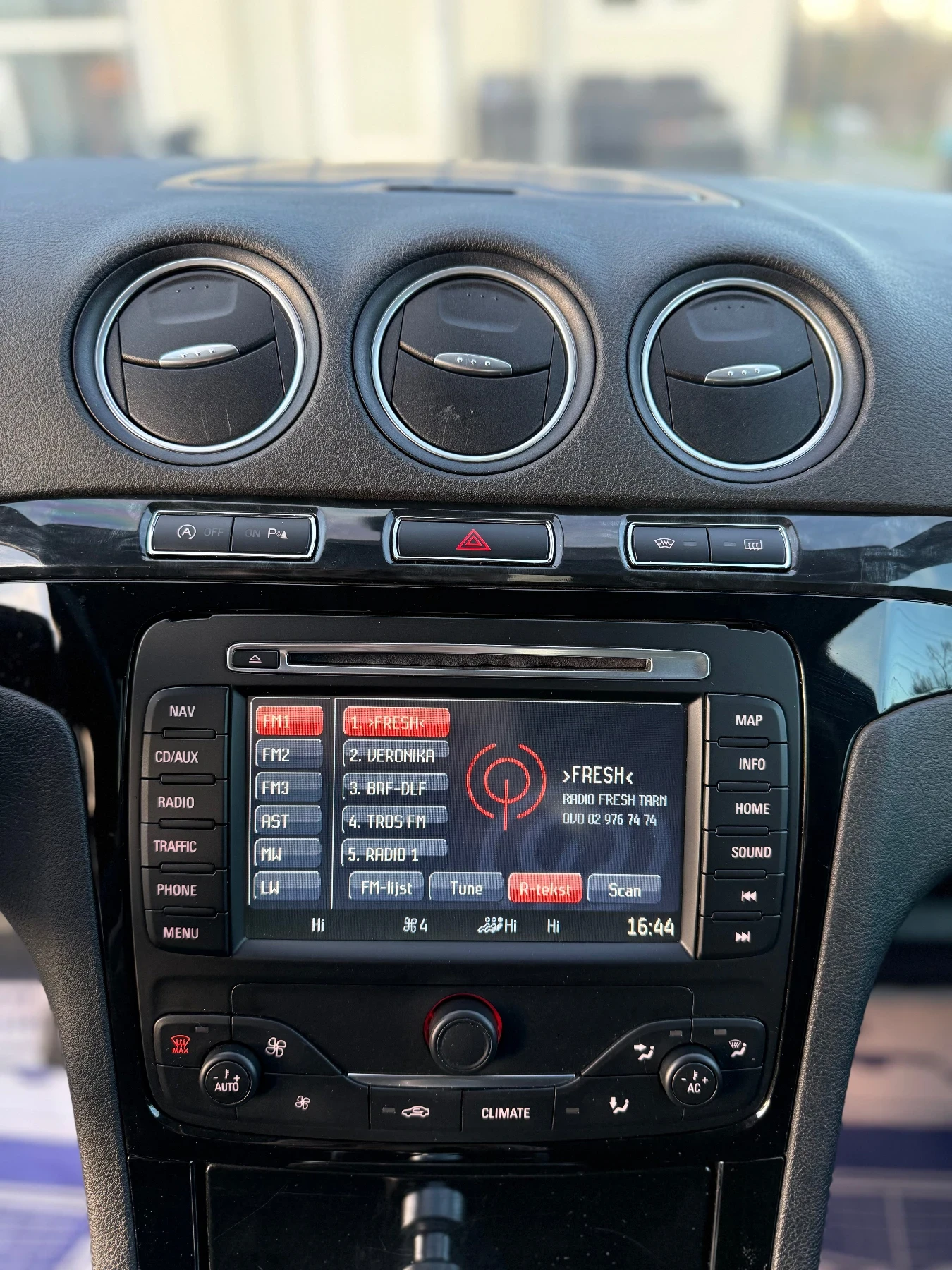 Ford Galaxy FACELIFT* 1.6TDCI* БЕЛГИЯ* КОЖА* 7 МЕСТА* ЕВРО 5, снимка 15 - Автомобили и джипове - 53771531