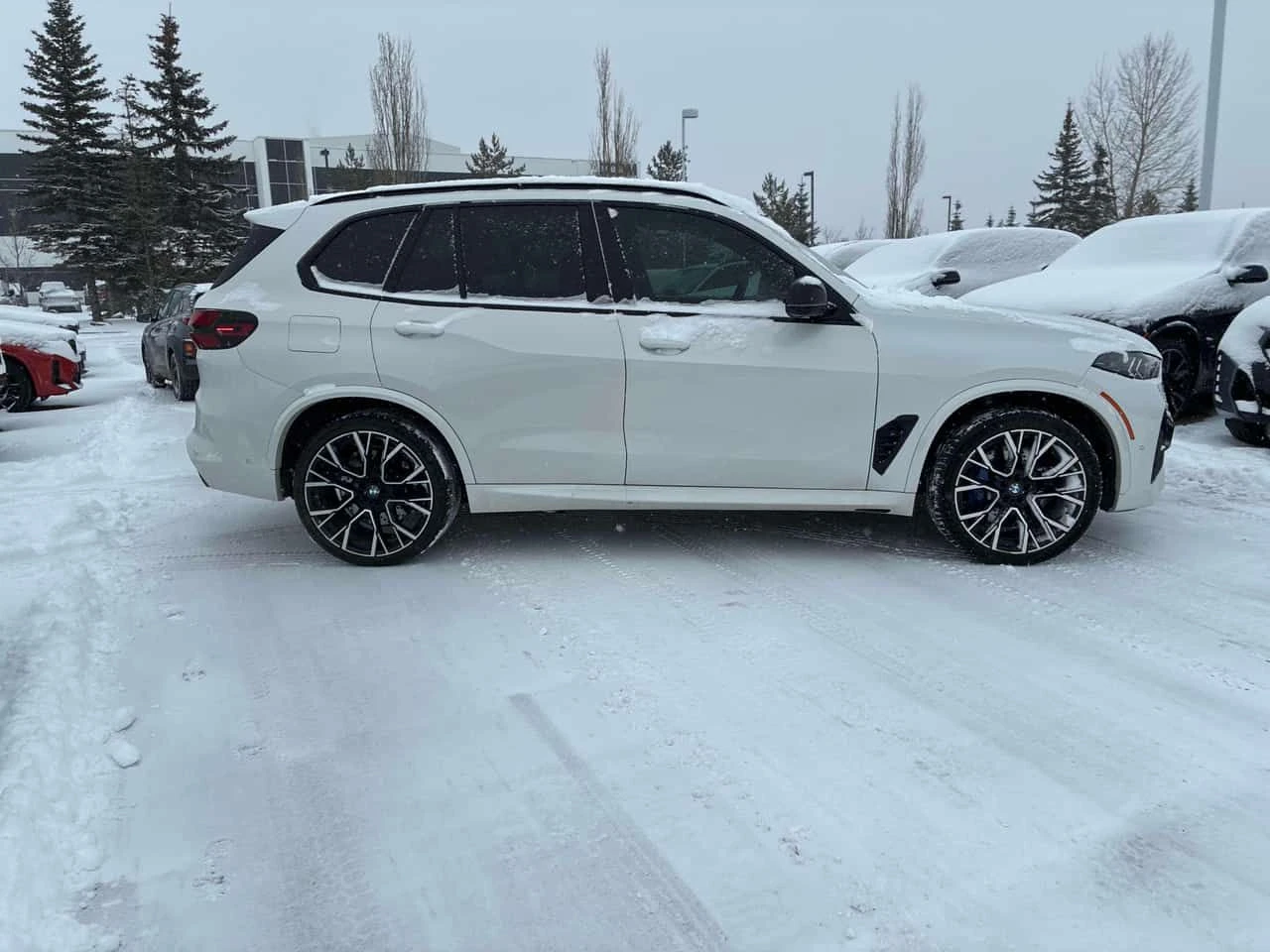 BMW X5M COMPETITION * ДИСТРОНИК* 360 КАМЕРА* ОБУХВАНЕ* , снимка 4 - Автомобили и джипове - 53984335