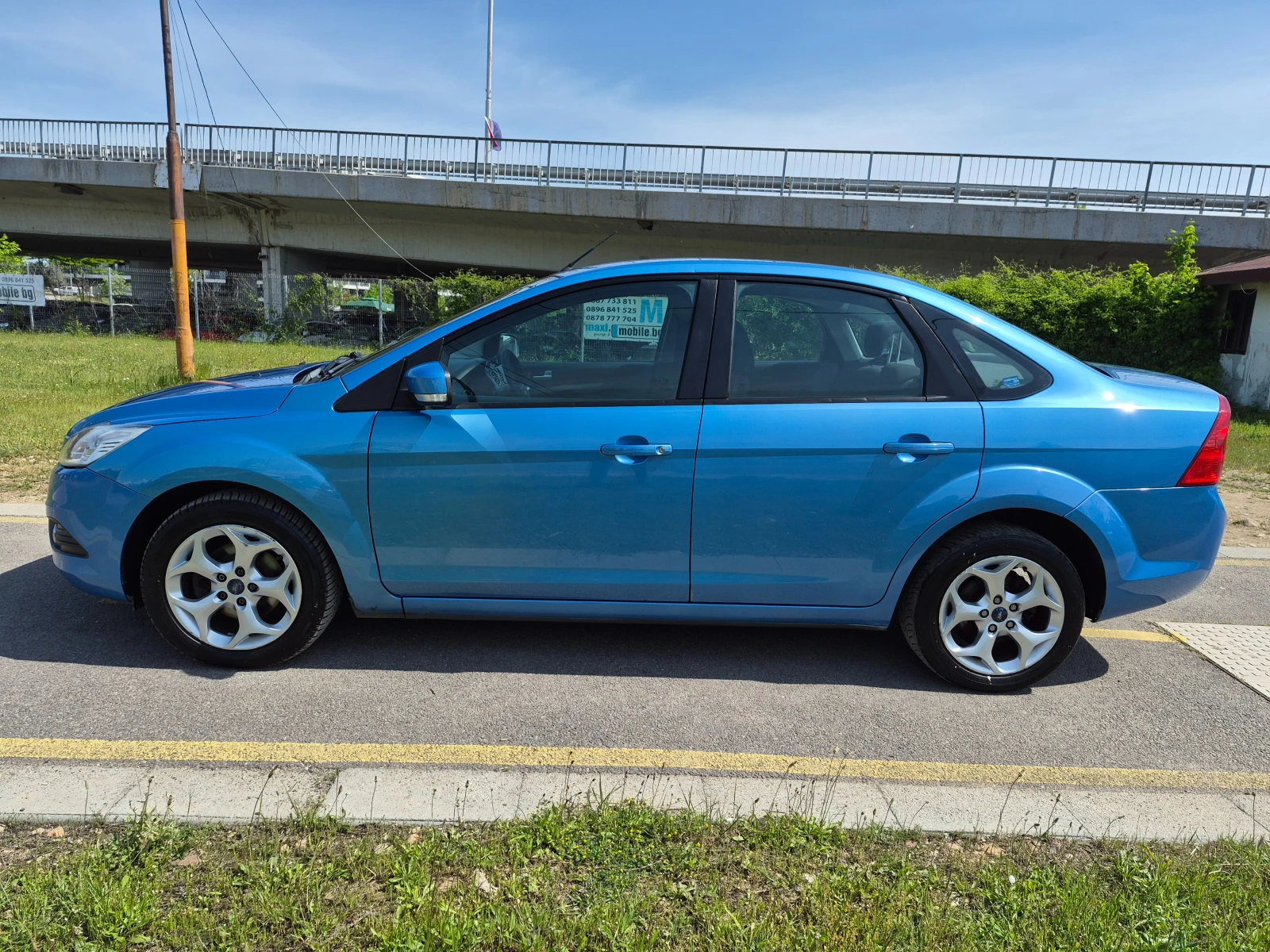 Ford Focus 1.6i, снимка 7 - Автомобили и джипове - 54615683
