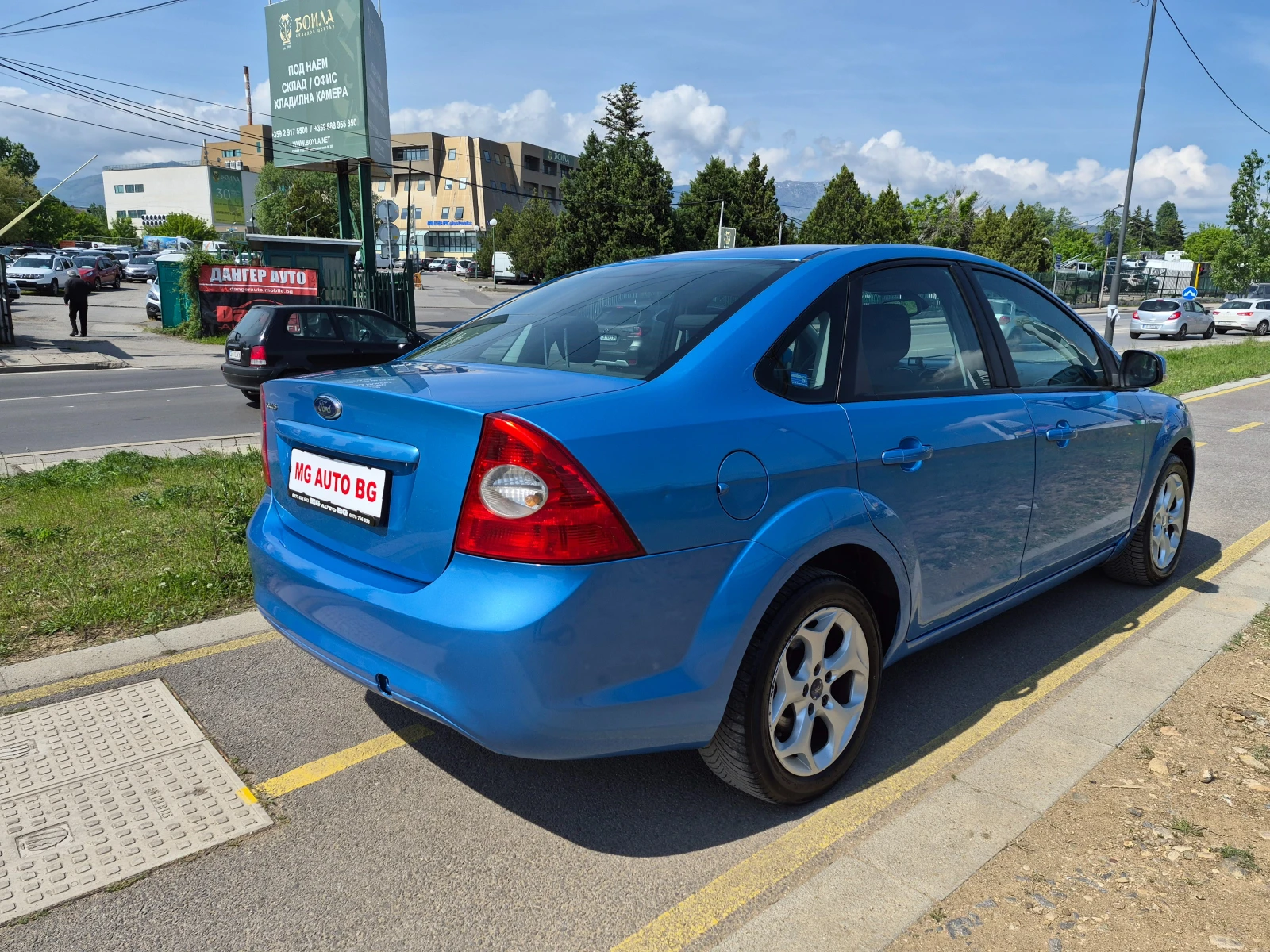 Ford Focus 1.6i, снимка 5 - Автомобили и джипове - 54615683