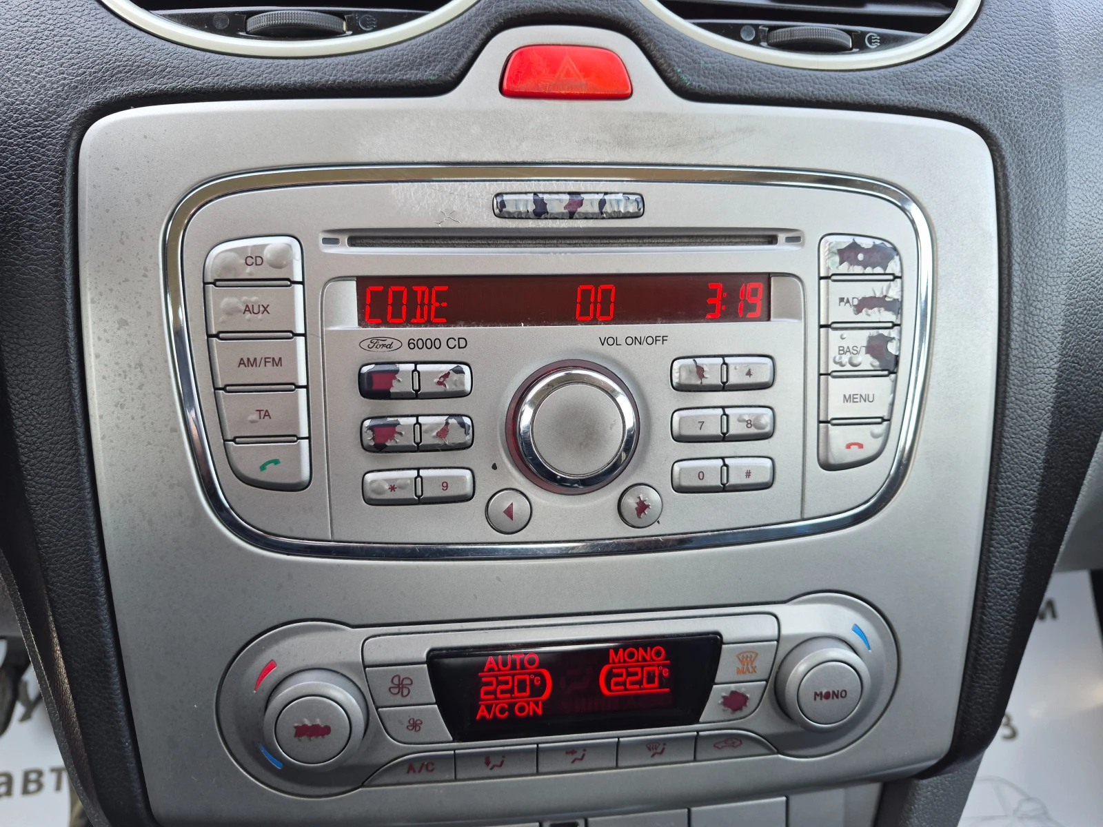 Ford Focus 1.6i, снимка 15 - Автомобили и джипове - 54615683