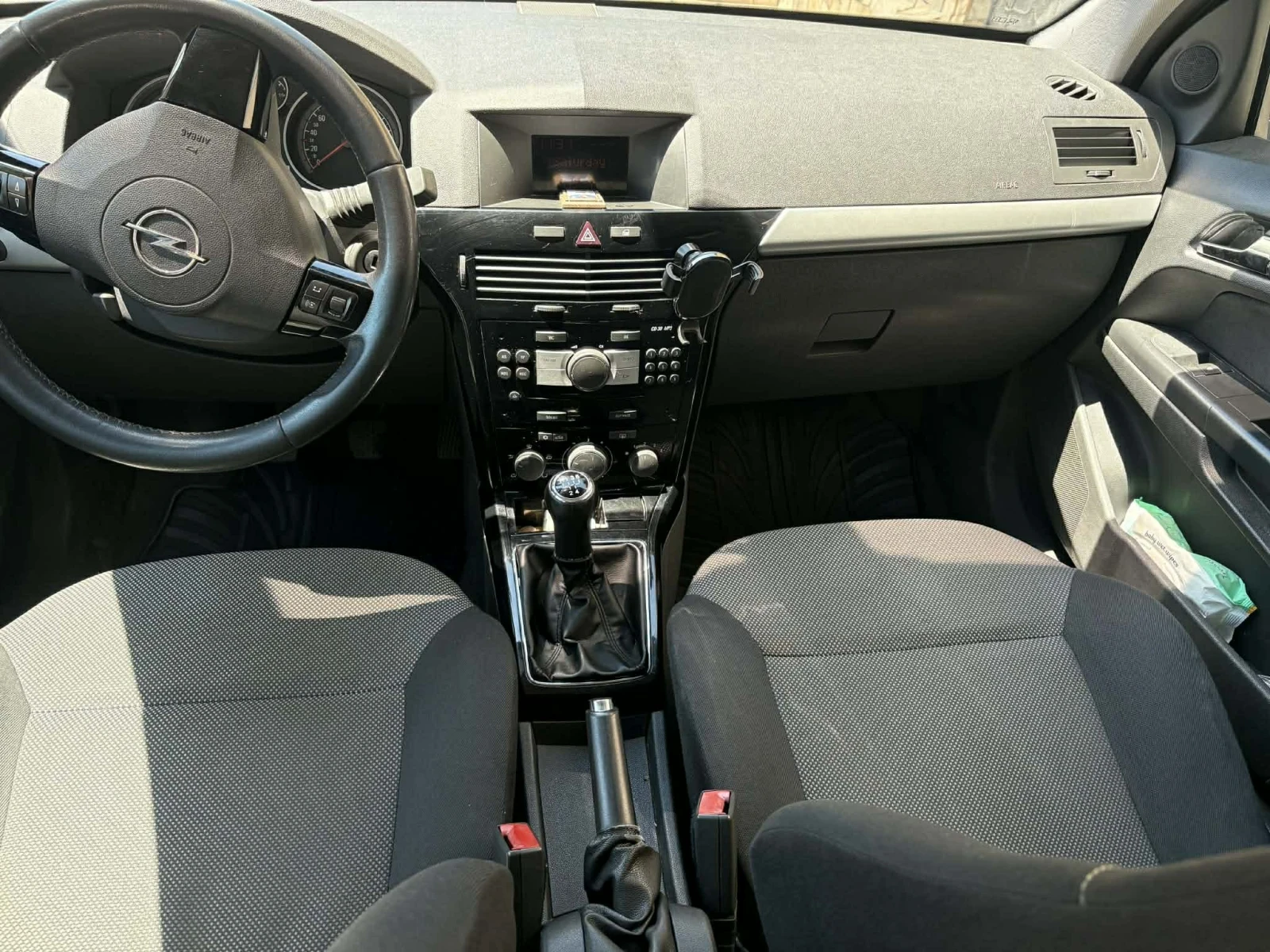 Opel Astra H, снимка 5 - Автомобили и джипове - 55316817