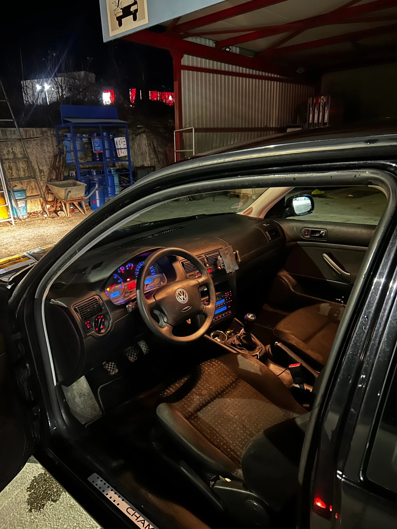 VW Golf, снимка 5 - Автомобили и джипове - 55354370