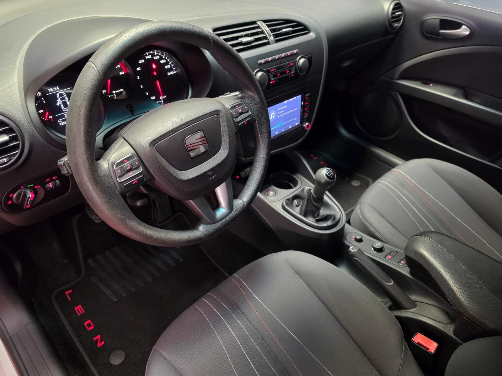 Seat Leon 1.2* 105к.с* 2011г* COPA* НАВИ* РЕГ* ОБСЛУЖЕН* МУЛ, снимка 5 - Автомобили и джипове - 55476509