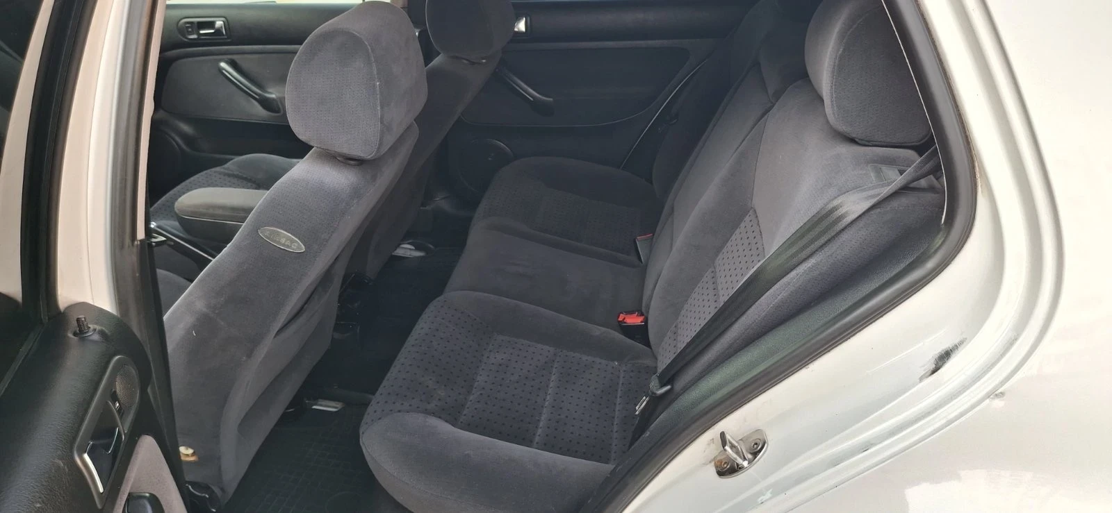 VW Golf 1.9TDI, снимка 8 - Автомобили и джипове - 55931986