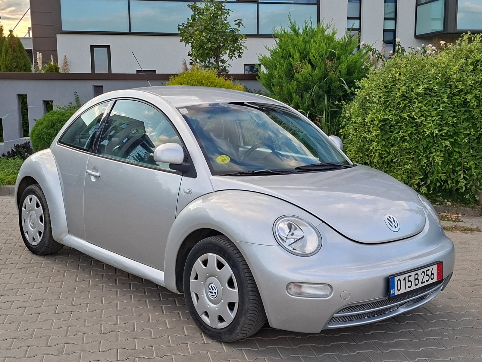 VW New beetle 2.0i* (115кс)* FACELIFT* КОЖА* НОВ ВНОС* * , снимка 10 - Автомобили и джипове - 56060034
