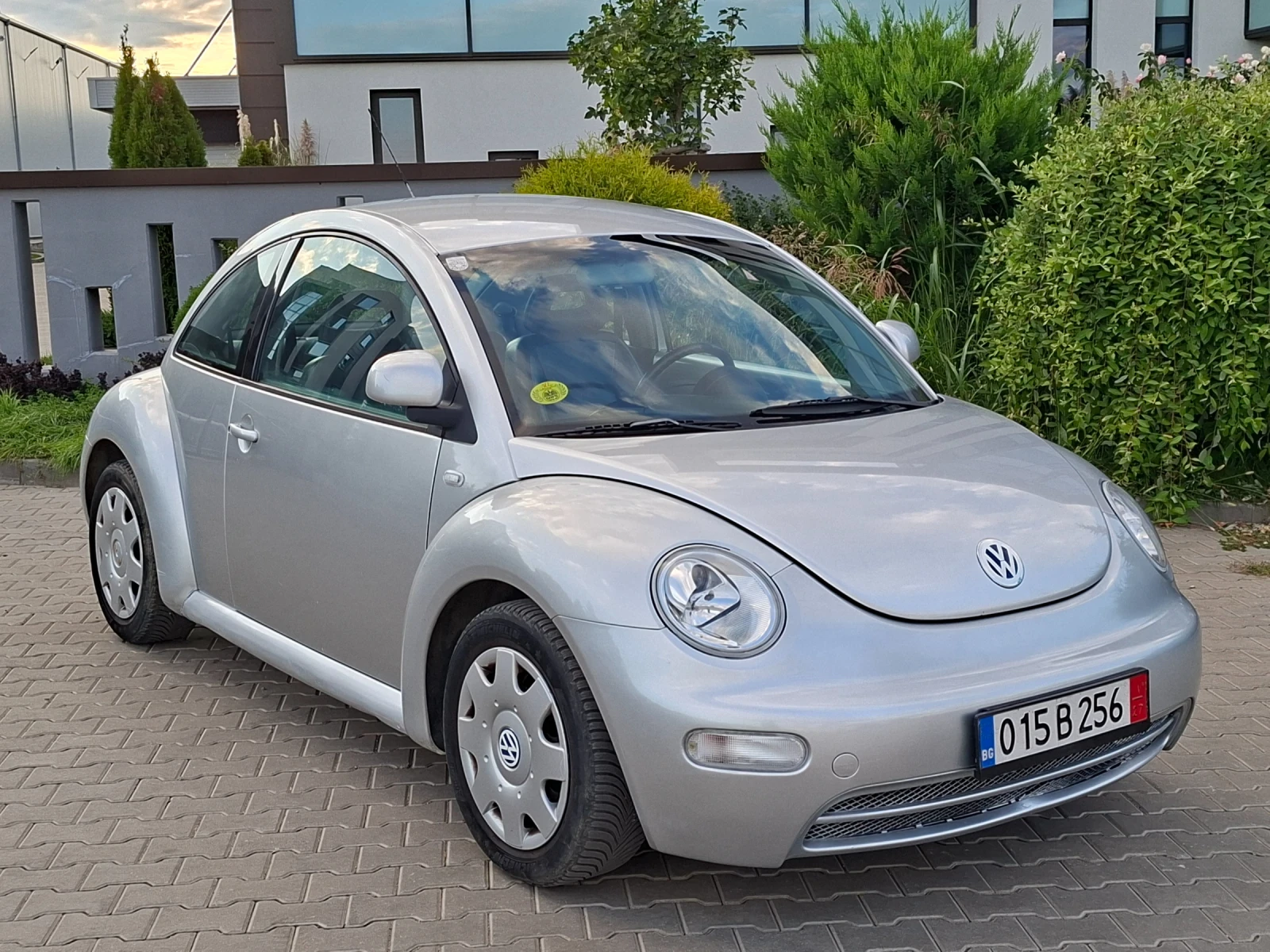 VW New beetle 2.0i* (115кс)* FACELIFT* КОЖА* НОВ ВНОС* * , снимка 9 - Автомобили и джипове - 56060034