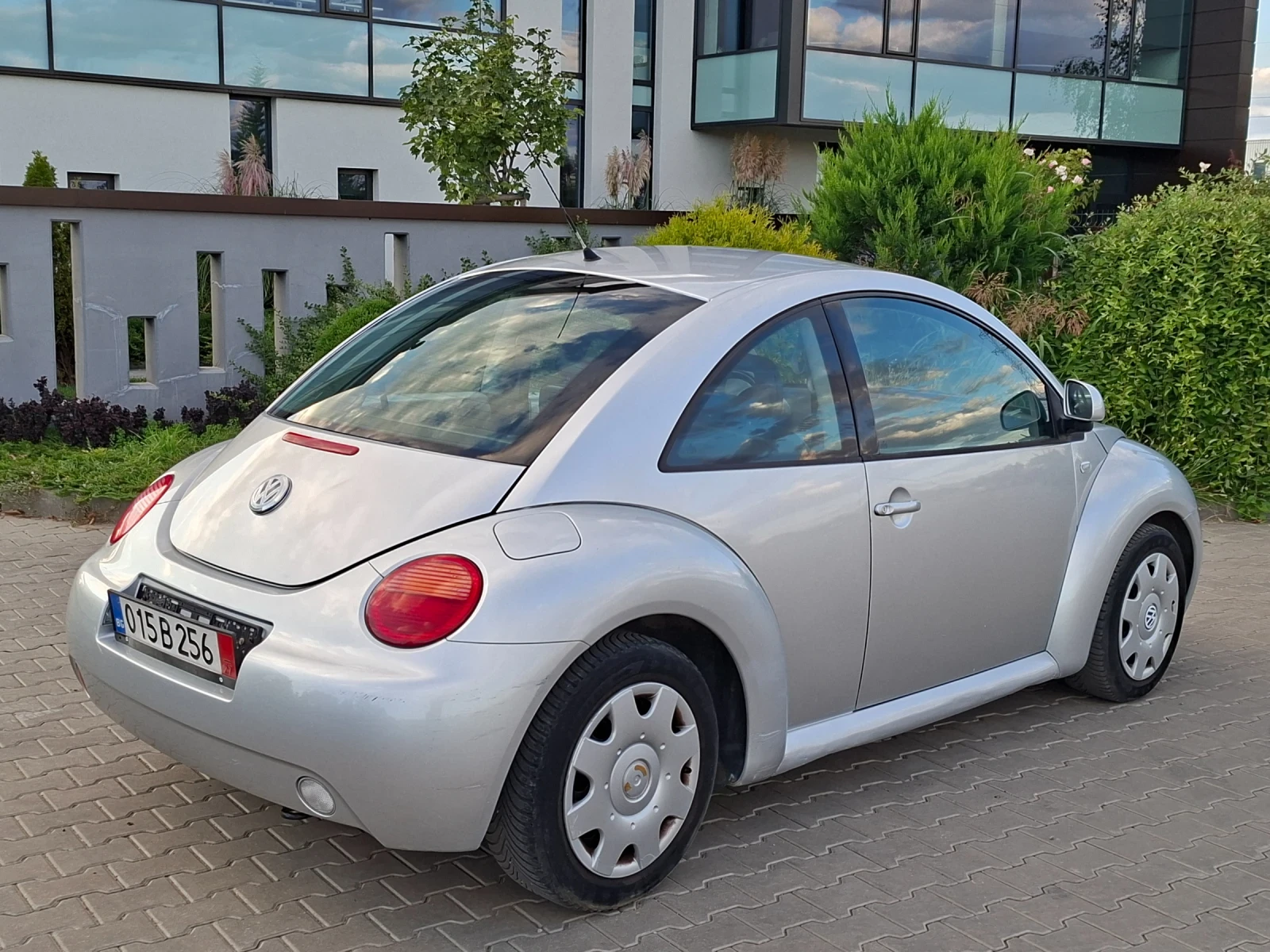 VW New beetle 2.0i* (115кс)* FACELIFT* КОЖА* НОВ ВНОС* * , снимка 14 - Автомобили и джипове - 56060034