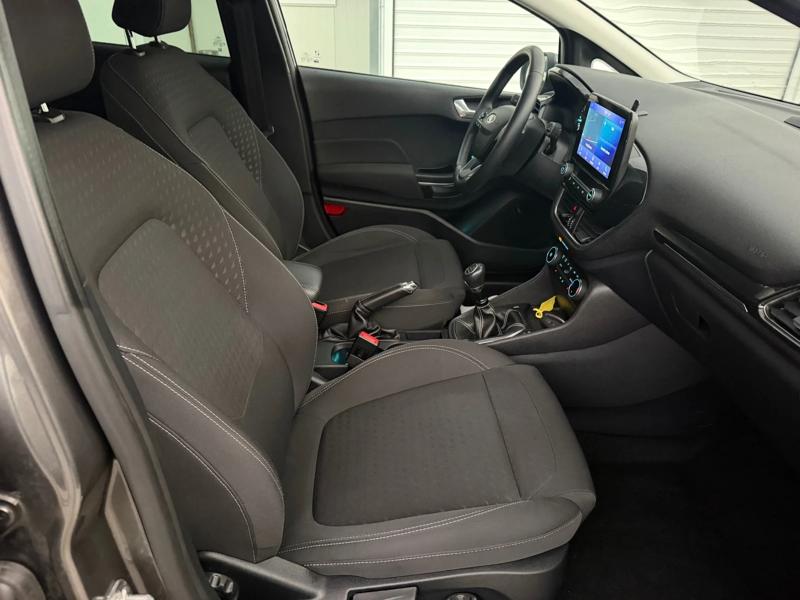 Ford Fiesta 1.5d/85hp/TITANIUM/Full extra/ , снимка 13 - Автомобили и джипове - 56304206