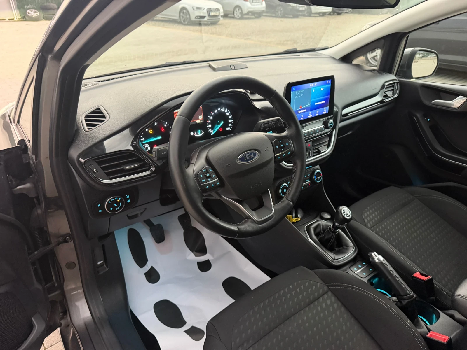 Ford Fiesta 1.5d/85hp/TITANIUM/Full extra/ , снимка 12 - Автомобили и джипове - 56304206
