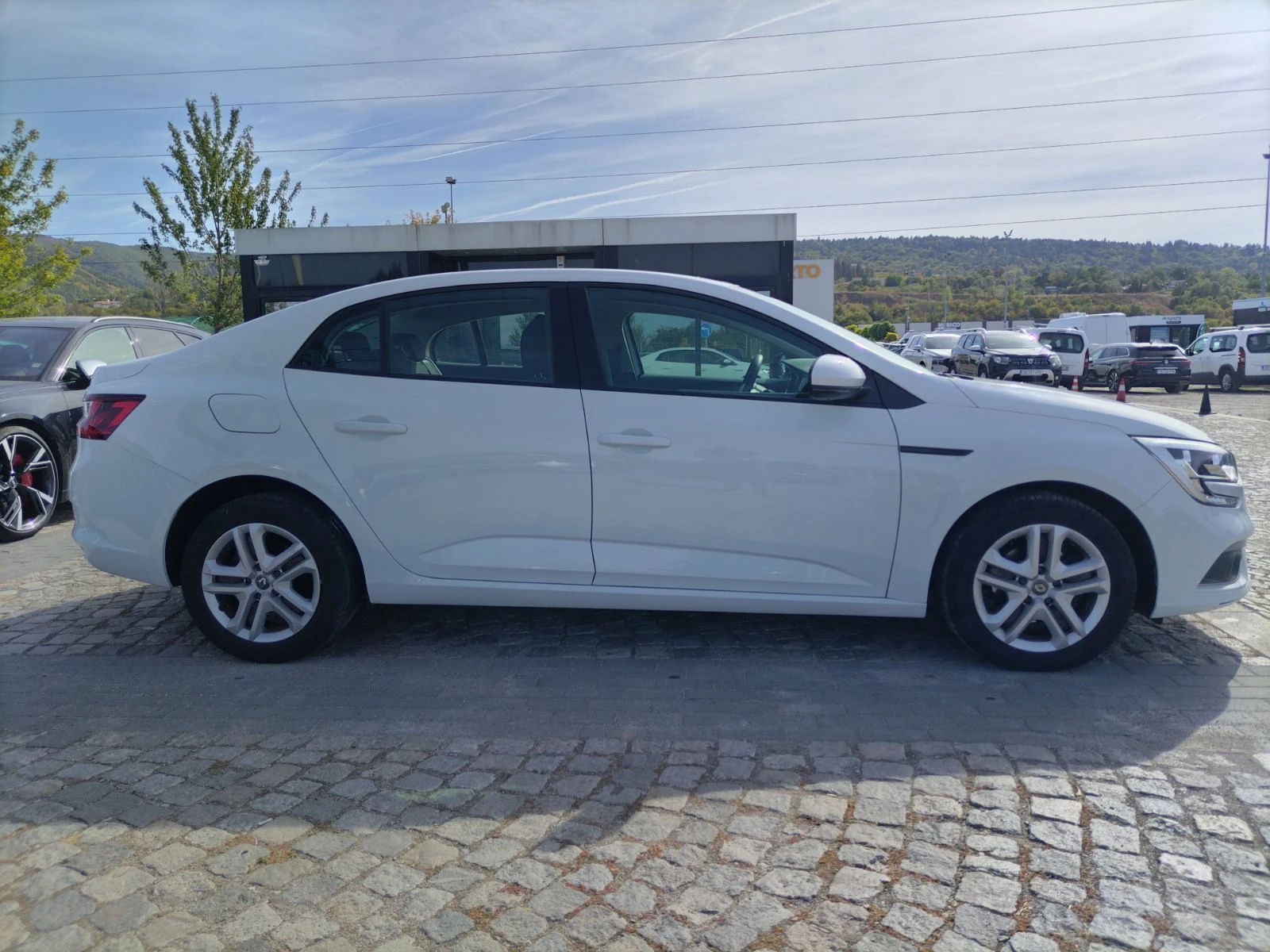 Renault Megane 1.3Tce/140к.с./Life, снимка 8 - Автомобили и джипове - 56353764