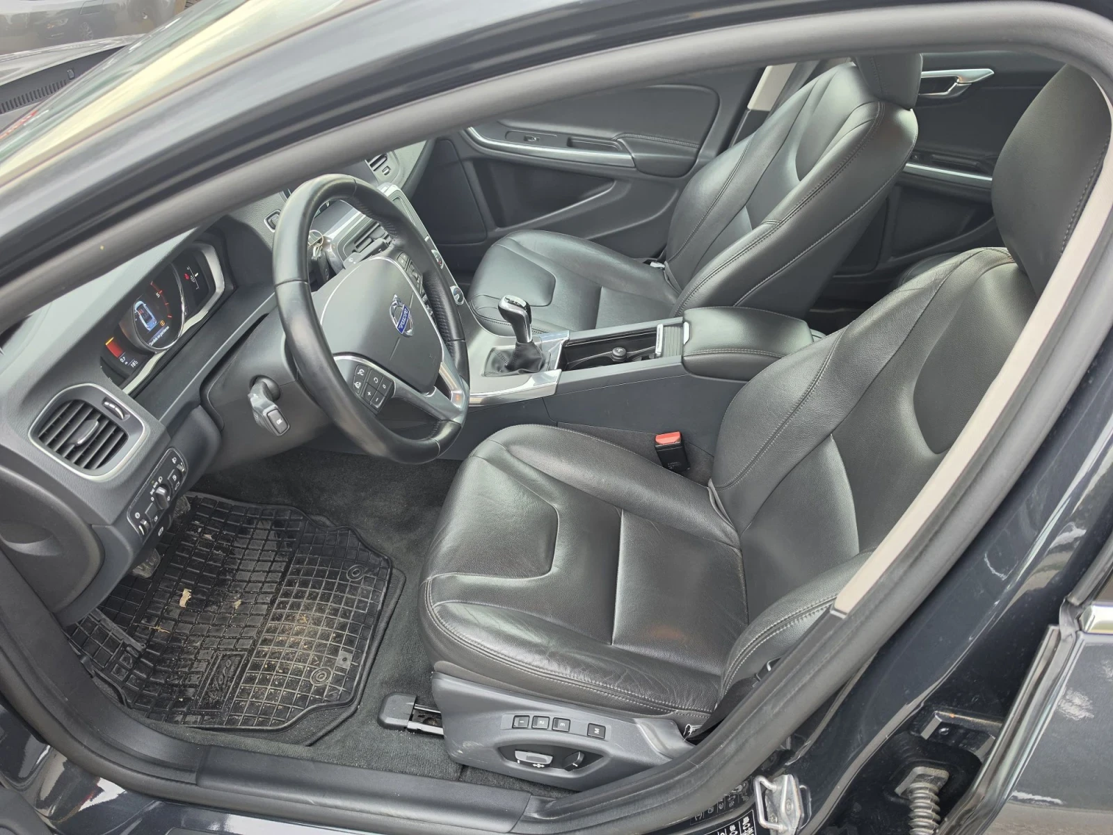 Volvo S60 2.0 tdi  120 k.c., снимка 8 - Автомобили и джипове - 56653066