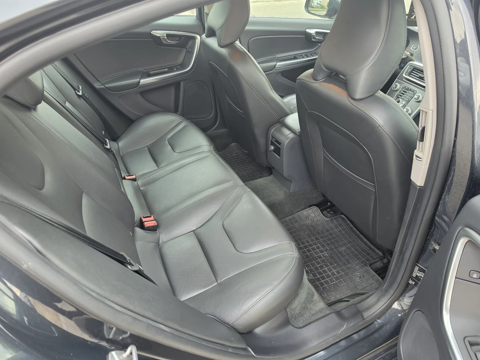 Volvo S60 2.0 tdi  120 k.c., снимка 11 - Автомобили и джипове - 56653066