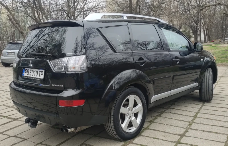 Mitsubishi Outlander, снимка 4 - Автомобили и джипове - 47521136