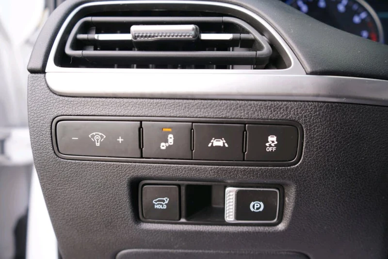 Hyundai Palisade Luxury BLINDSPOT* 360CAM* ПОДГРЕВ* ОБДУХВАНЕ* H/K*, снимка 9 - Автомобили и джипове - 52831628