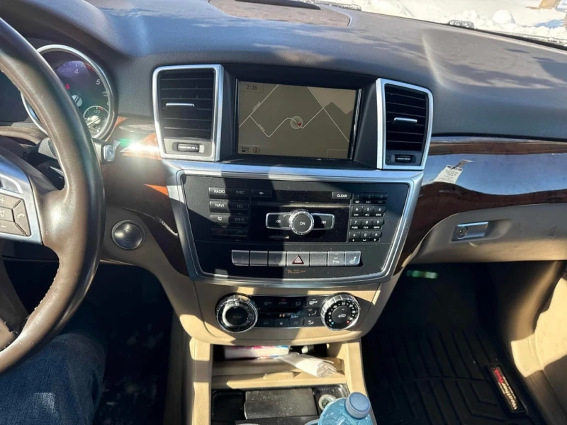 Mercedes-Benz ML 350 BlueTEC  CARFAX, снимка 9 - Автомобили и джипове - 53326334