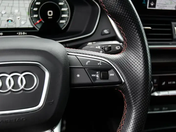 Audi SQ5 PRESTIGE/360 VIEW/PANO/KEYLESS/LANE ASSIST/ADAPTIV - изображение 10