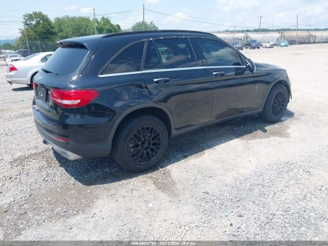 Mercedes-Benz GLC 300 4MATIC * CARFAX * ОПЦИЯ ЗА ФИНАНСИРАНЕ * , снимка 4 - Автомобили и джипове - 55845090