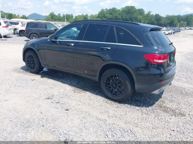 Mercedes-Benz GLC 300 4MATIC * CARFAX * ОПЦИЯ ЗА ФИНАНСИРАНЕ * , снимка 3 - Автомобили и джипове - 55845090