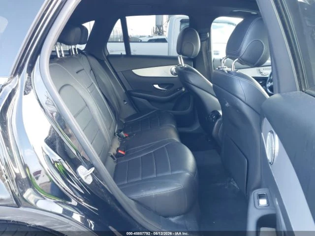 Mercedes-Benz GLC 300 4MATIC * CARFAX * ОПЦИЯ ЗА ФИНАНСИРАНЕ * , снимка 8 - Автомобили и джипове - 55845090