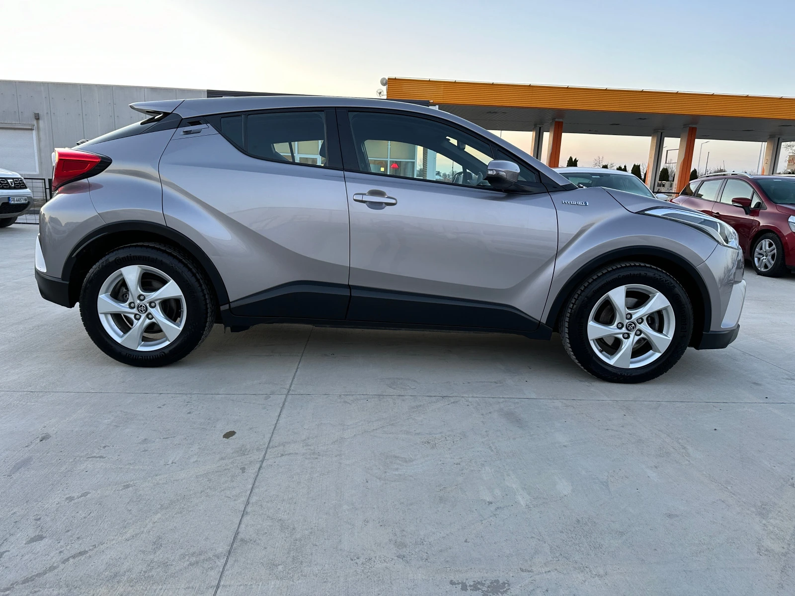 Toyota C-HR -ГАРАНЦИОНЕН-А/Т-1.8 Hybrid-122кс - изображение 6