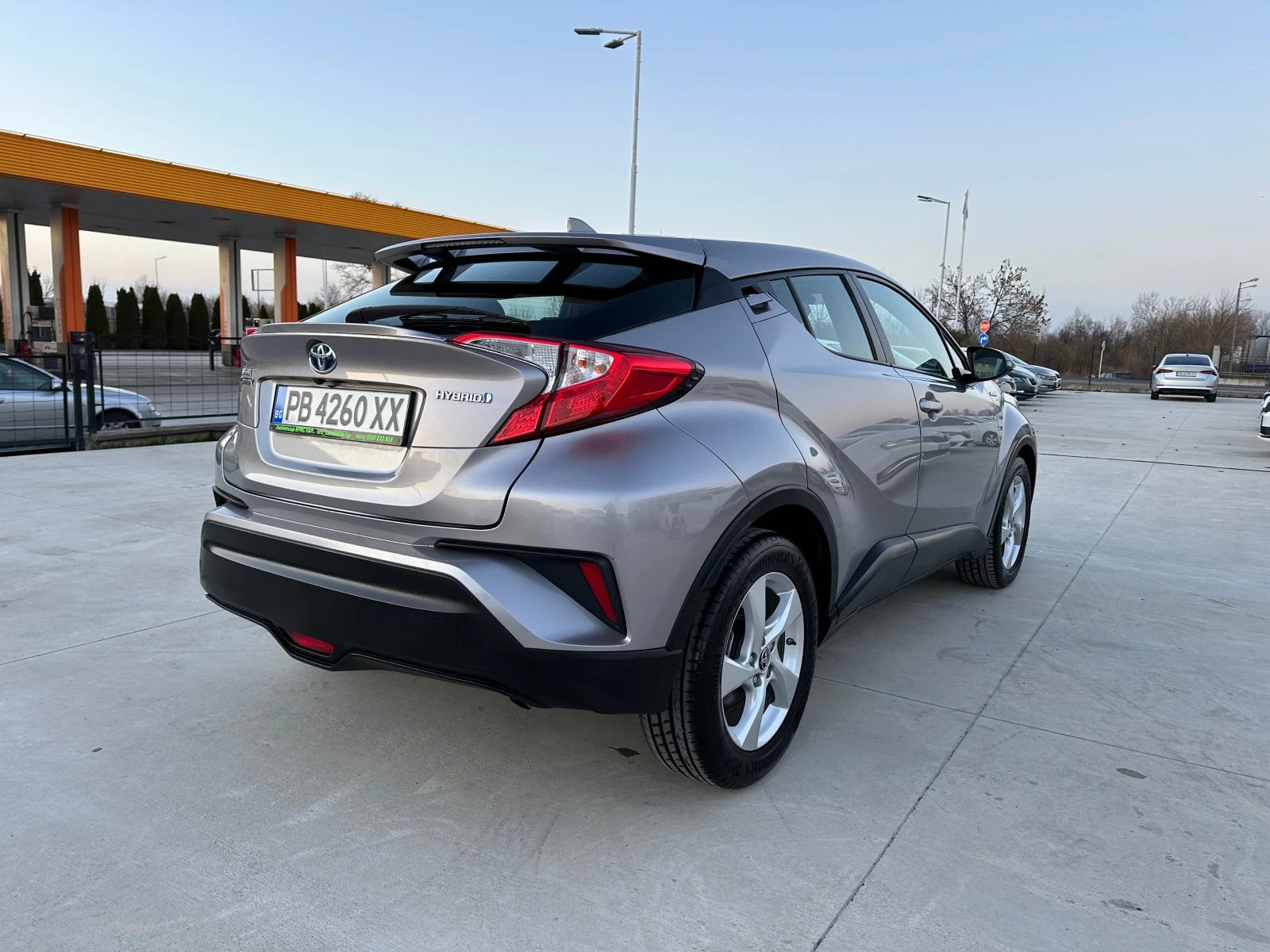 Toyota C-HR -ГАРАНЦИОНЕН-А/Т-1.8 Hybrid-122кс - изображение 5