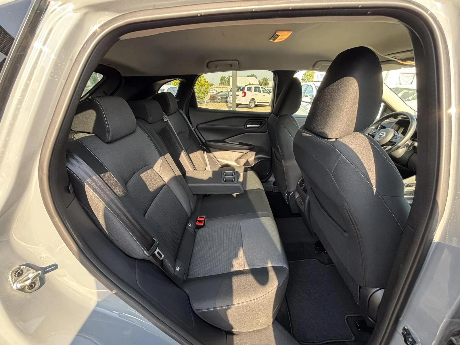 Nissan Qashqai 1.3 CVT/158к.с. - изображение 8