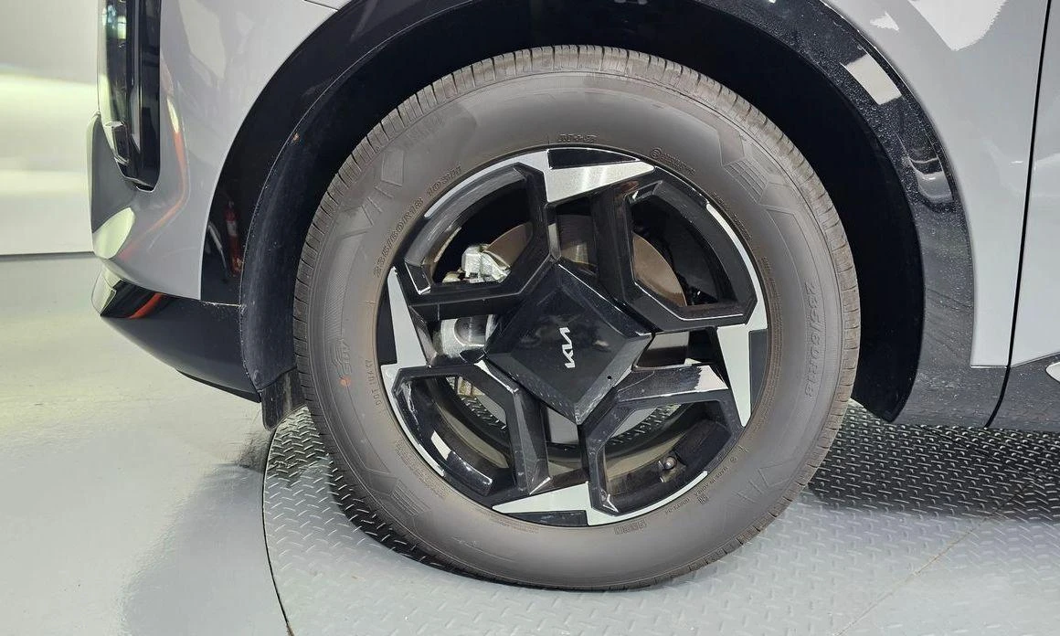 Kia Sportage Gasoline 1.6 Turbo 2WD Signature - изображение 5