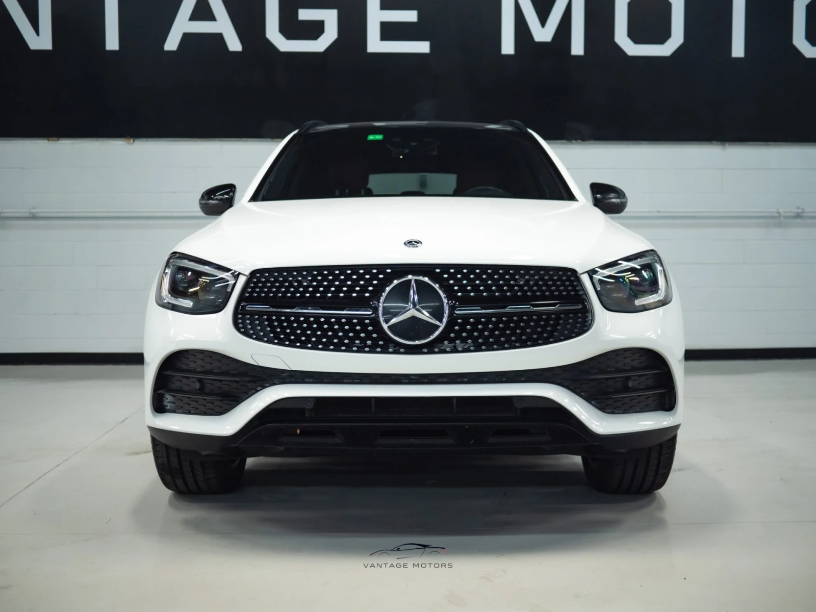 Mercedes-Benz GLC 300 DIGITAL / 4Matic / RED INTERIOR - изображение 2