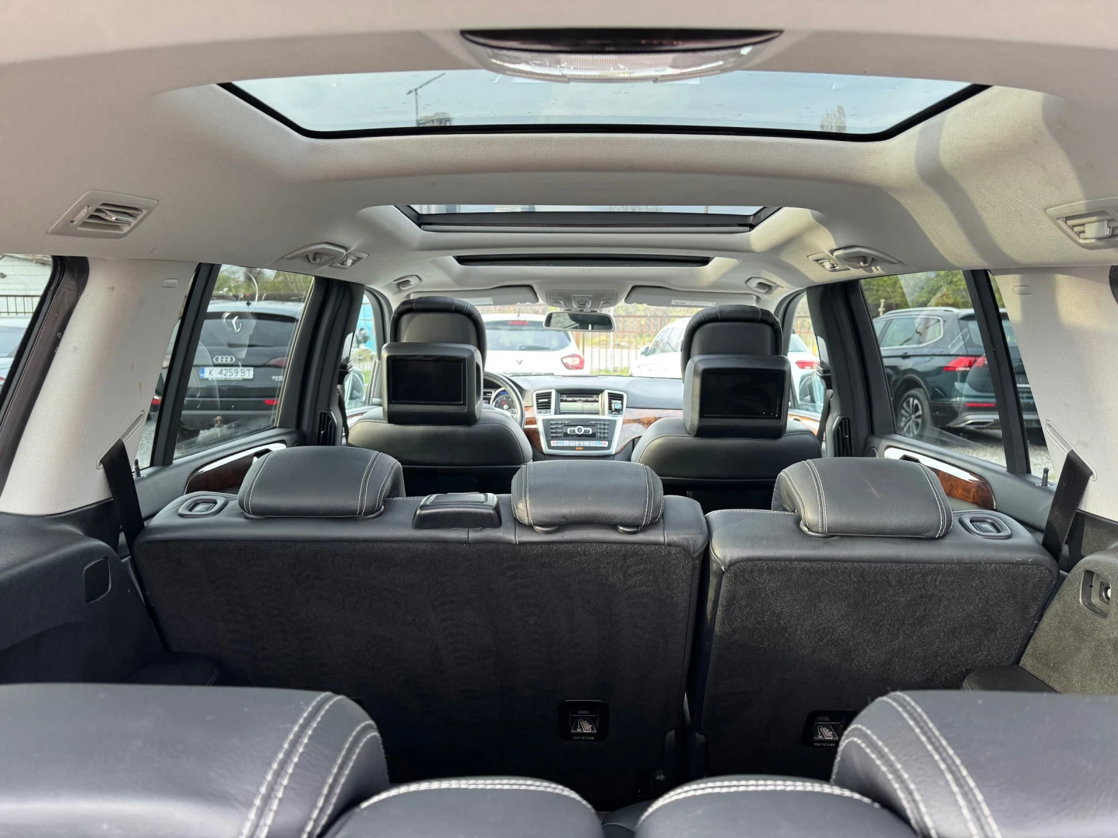 Mercedes-Benz GL 550 AMG / FULL MAX / НАПЪЛНО ОБСЛУЖЕН / ГАРАНЦИЯ, снимка 11 - Автомобили и джипове - 54160664